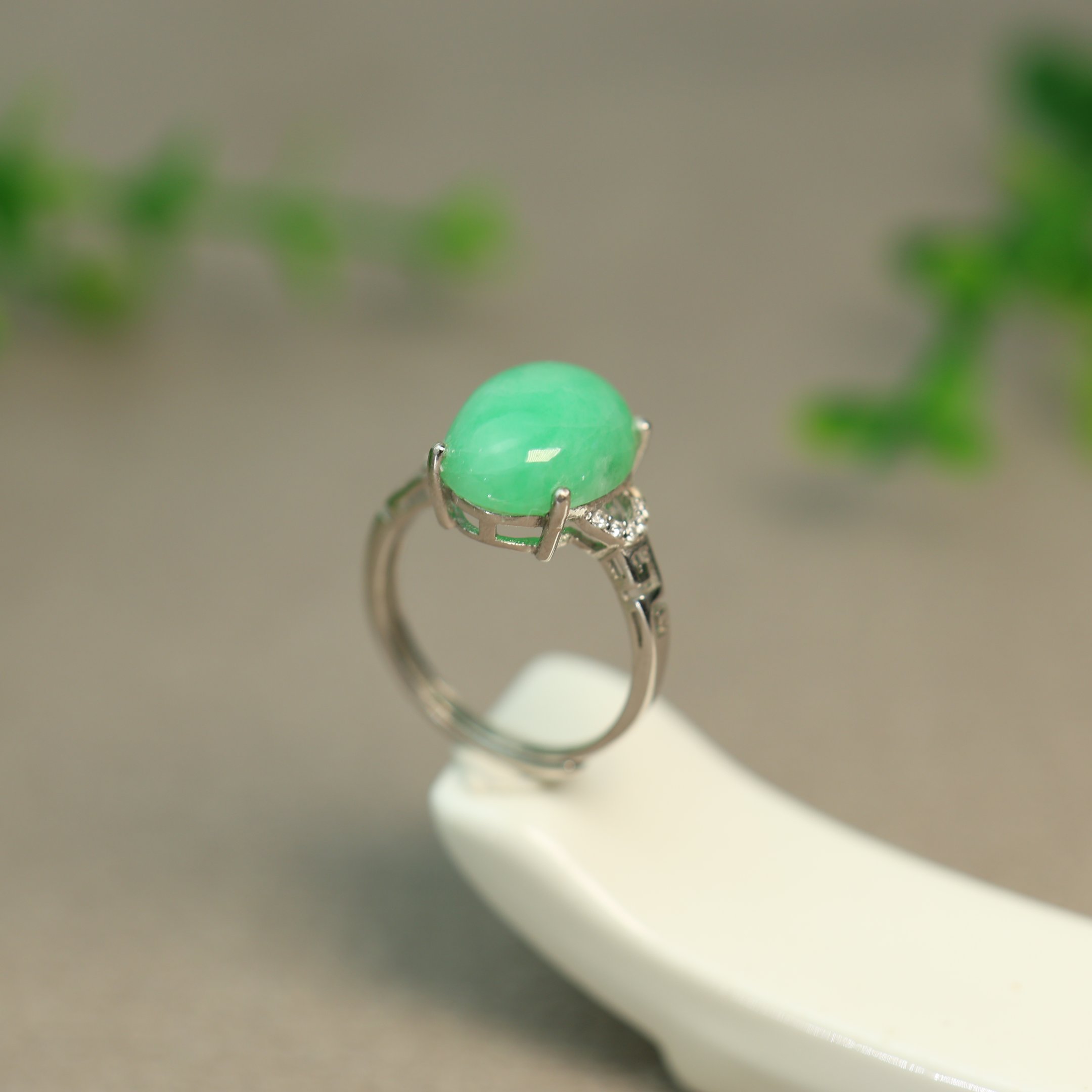 Yanglu Myanmar natural grade A jadeite cabochon ring