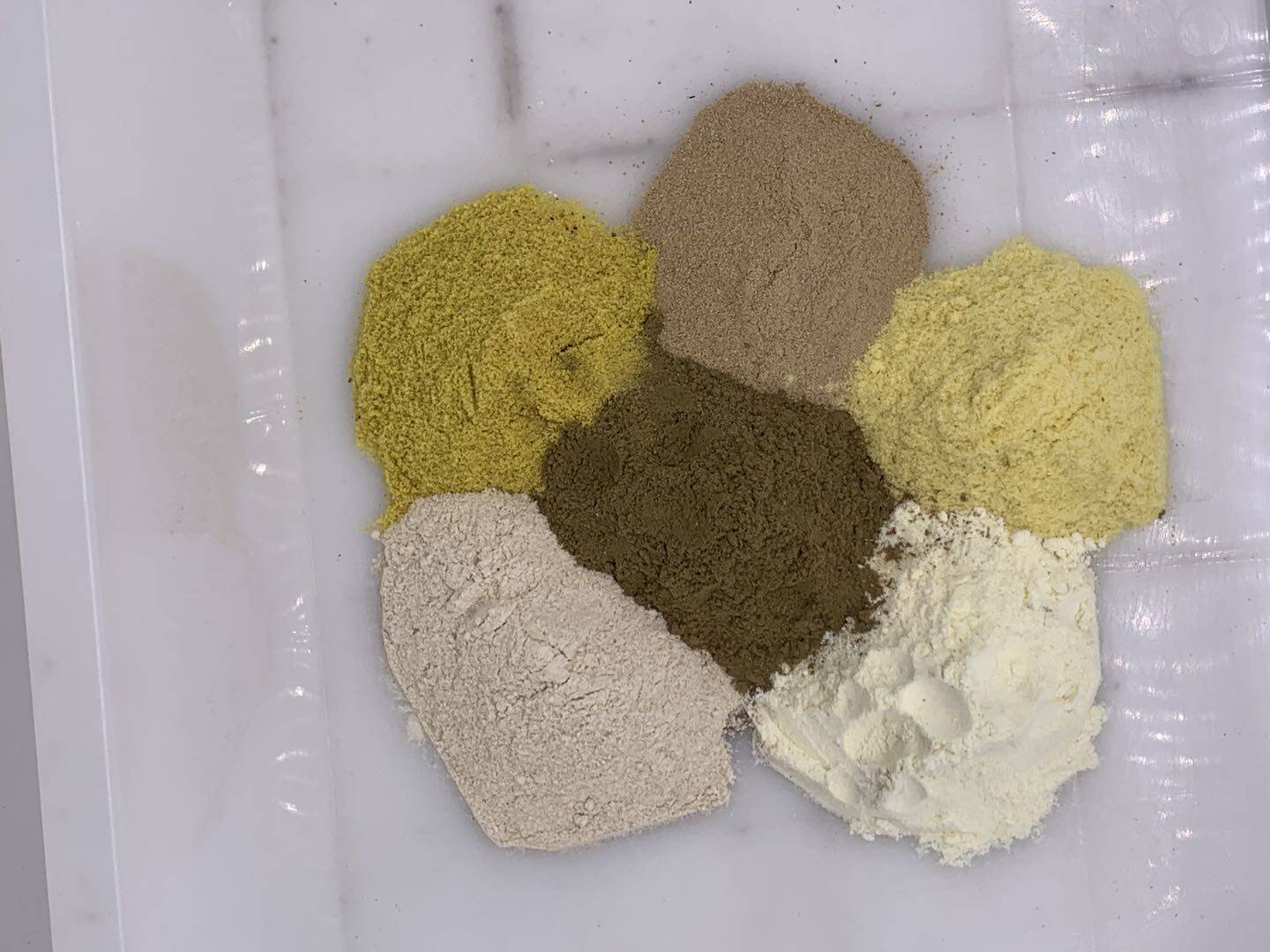 Cricket feed needle high protein feed white cricket pure grain feed wheat bran meal corn meal feed