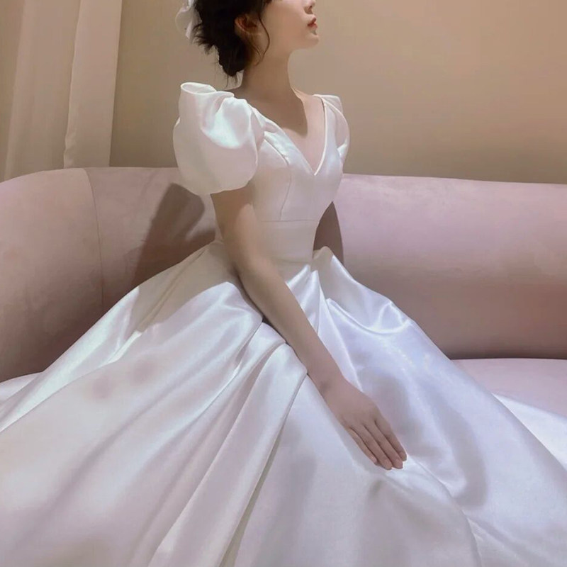 The new French super fairy marriage temperament gown out the dress bubble sleeve Satin 2023