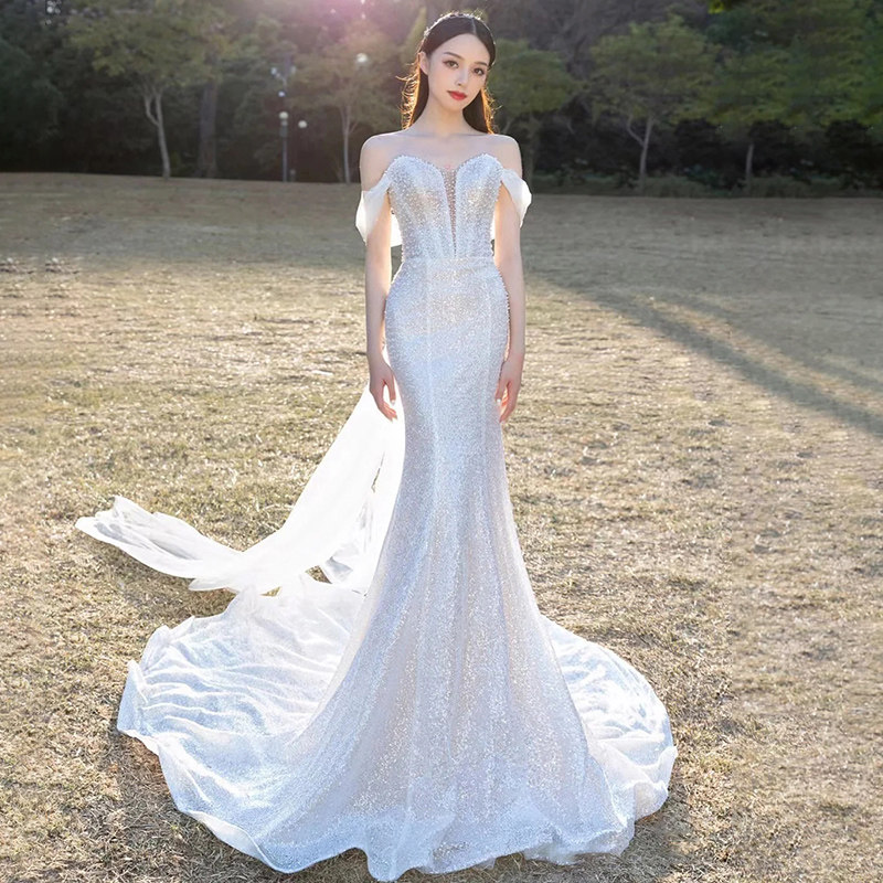 Light wedding dress with a shoulder tail bride master yarn high-sense door dress light luxury French drag tail little dress girl