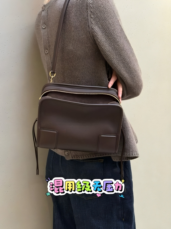 26 Summer Chen Duling's Same Style Amazona180 Leather Bowling Bag Toast Bag Handbag Shoulder Bag Briefcase 26 Summer Chen Duling's Same Style Amazona180 Leather Bowling Bag Toast Bag Handbag Shoulder Bag Briefcase