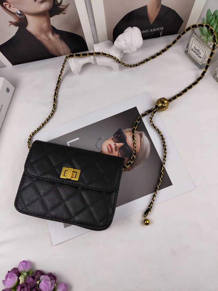 2021 new small crowddesign chain sloping cross-pack women Chains Mini small bag decorated with black cortical phone bag