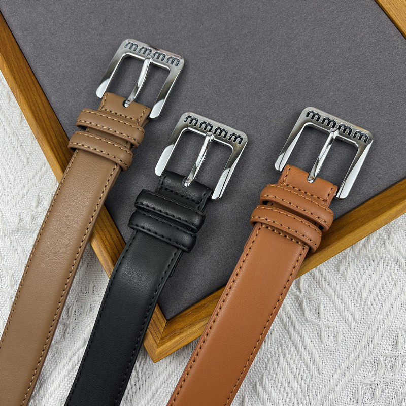 2022 New belt lady real leather belt decorated with dress suit sweater waist seal in the wind