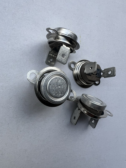 Honest-Well T23 B100-15 2-Pin Disconnect Temperature Control Switch Thermal Trip Switch Brand New