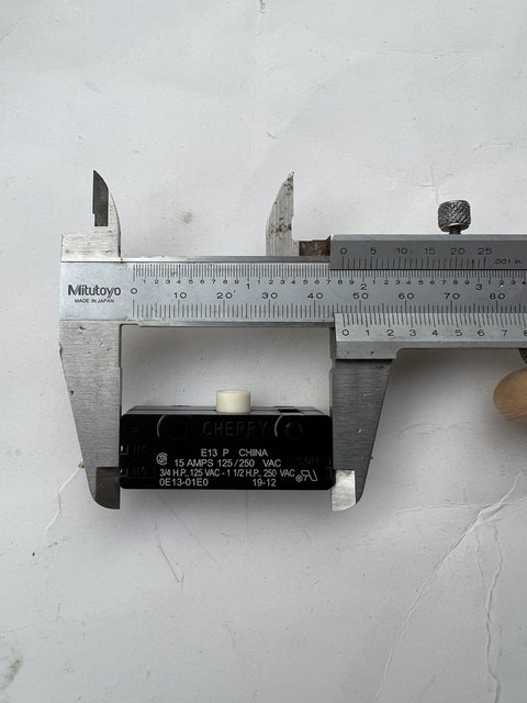 Cherry Cherry Micro Switch E13 2-Pin Normally Open, Press to Turn On, 15A250Vac, Brand New