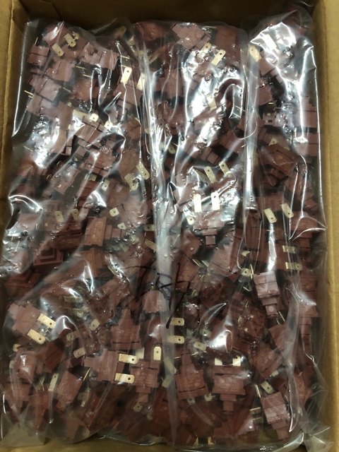 Hong Kong Defond Button Switch Cpu-1113 2-Pin Self-Locking Switch 6.5A250Vac Brand New