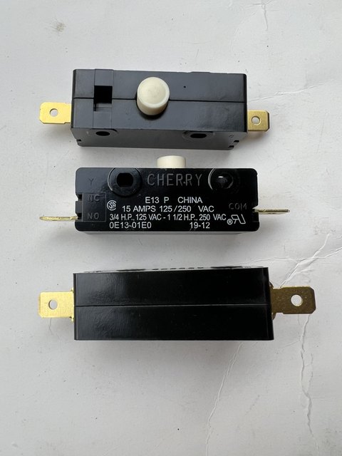 Cherry Cherry Micro Switch E13 2-Pin Normally Open, Press to Turn On, 15A250Vac, Brand New
