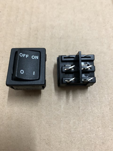 British Arcolectric 8650Vb 4-Pin 2-Position Rocker Switch 10A250Vac Gold-Plated Contacts Brand New