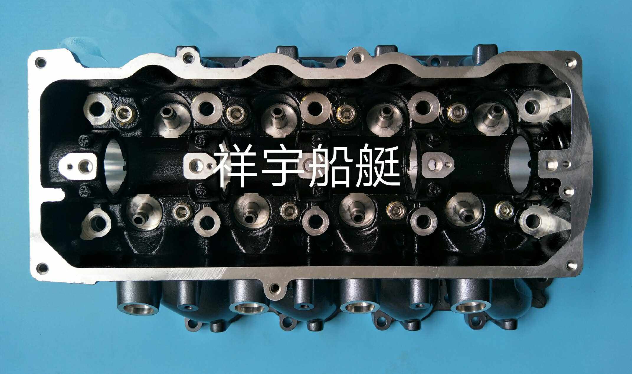 The 4th stroke 50 60 horsepower off - boat engine cylinder head