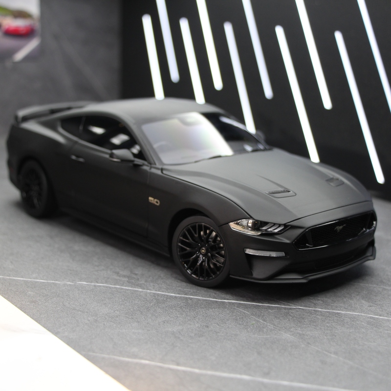 Diecast Master Dm 1:18 Ford Mustang Brand New Alloy Model Ornament