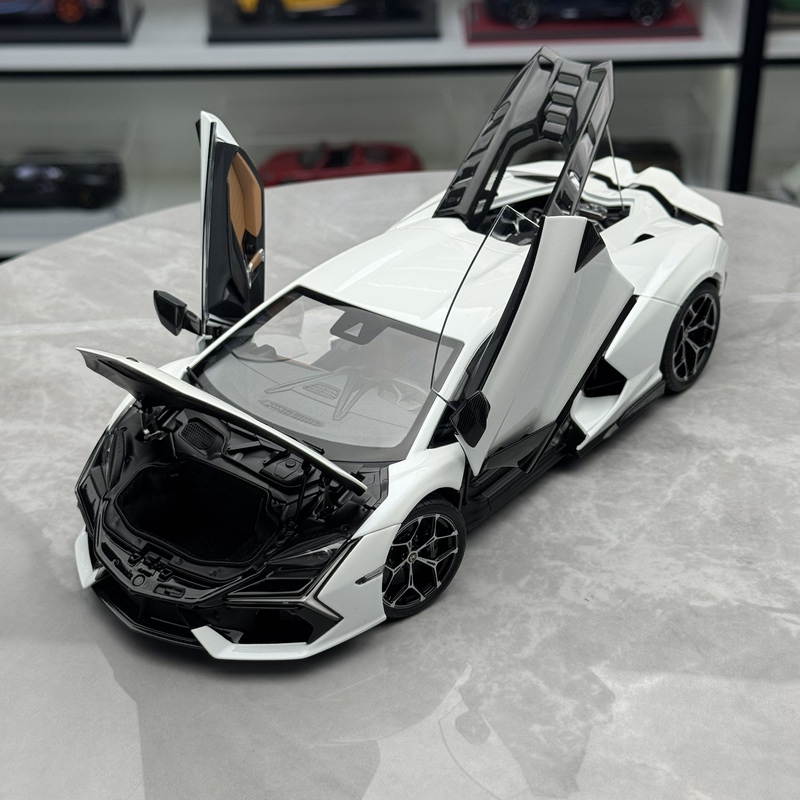 Lcd 1:18 Lamborghini Revuelto Alloy Full-Scale Car Model Lcd 1:18 Lamborghini Revuelto Alloy Full-Scale Car Model