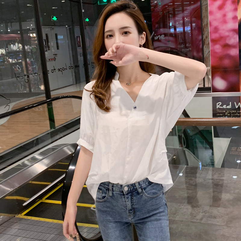 Summer clothing Korean version casual female short sleeve shirt V collar loose shirt lantern sleeve blouse 100 hitch hooded sweatshirt Han Fan