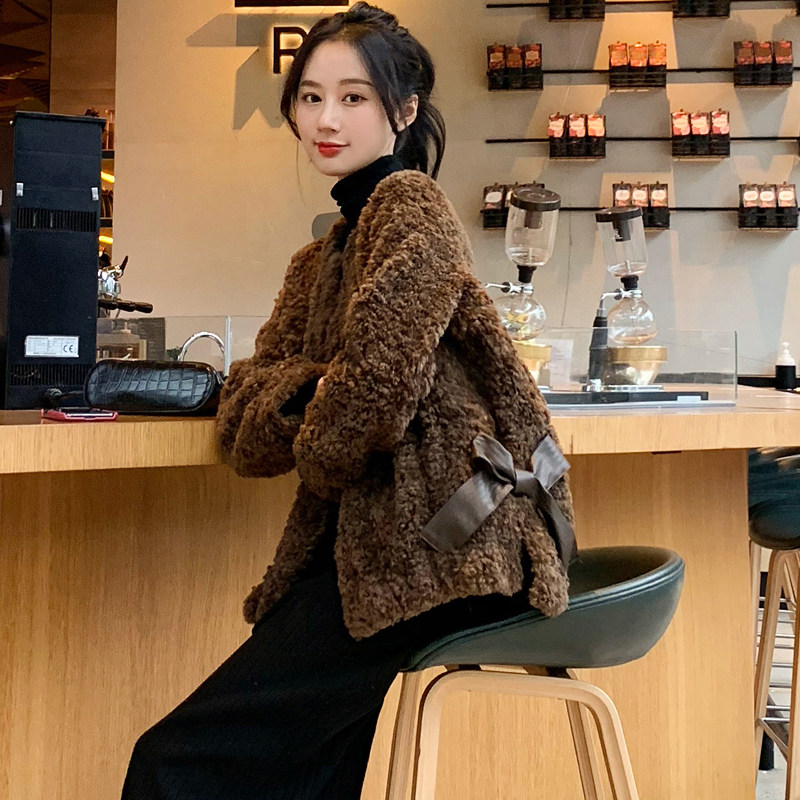 Lamb wool coat women's 2021 autumn and winter new Korean version loose short fur one small foreign style jacket