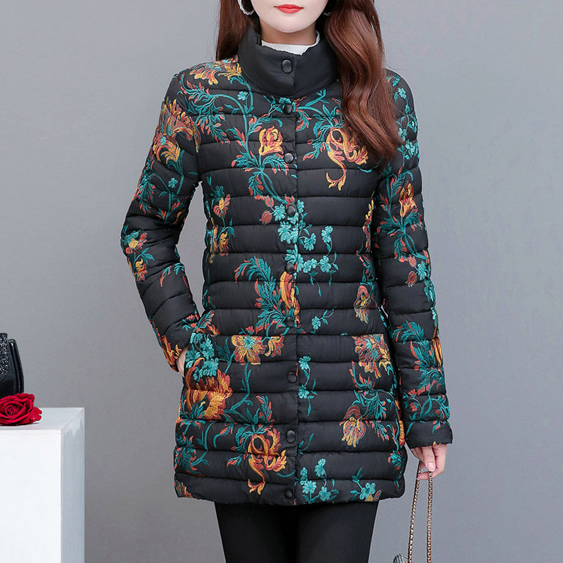 Embroidery light and thin short cotton clothes cotton clothes 2021 New lady Thickened Mini deflated cotton padded jacket Winter