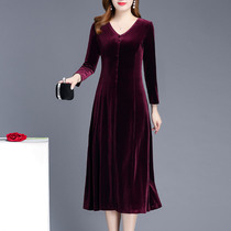 Golden velvet dress 2020 Autumn New temperament noble lady foreign style high-end mother long sleeve plain long skirt