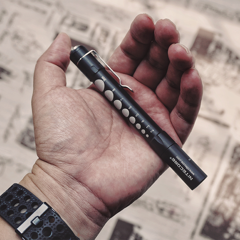 Knight Cole MT06MD portable nose, ear, throat flashlight medical pupil pen for doctors and nurses does not hurt eyes