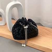 Черный без рук