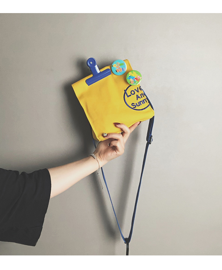 Túi lưới nhỏ màu đỏ 2019 mới thủy triều đơn giản túi vải nữ Túi Messenger thời trang giản dị băng thông rộng một vai túi vuông nhỏ - Túi xách nữ juno túi xách