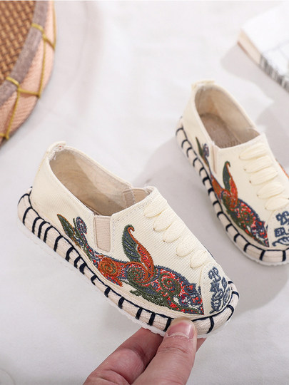 Old Beijing children's cloth shoes, embroidered shoes, boys and girls Hanfu shoes, canvas handmade mille-feuille soles, Chinese style performance