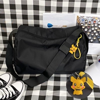 Черный с подвеской Пикачу