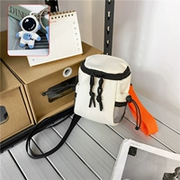 Белая космическая подвеска