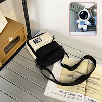 Черно -белый цвет сопоставление+кулон астронавта