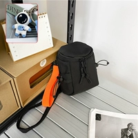 Черная космическая подвеска