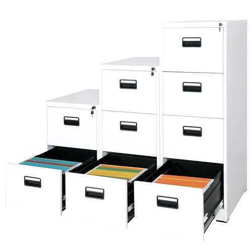 Файловый шкаф шкаф шкаф шкаф четыре боевой карты карты карты висят шкаф шкаф шкаф файловый шкаф висят быстрый лабораторный шкаф