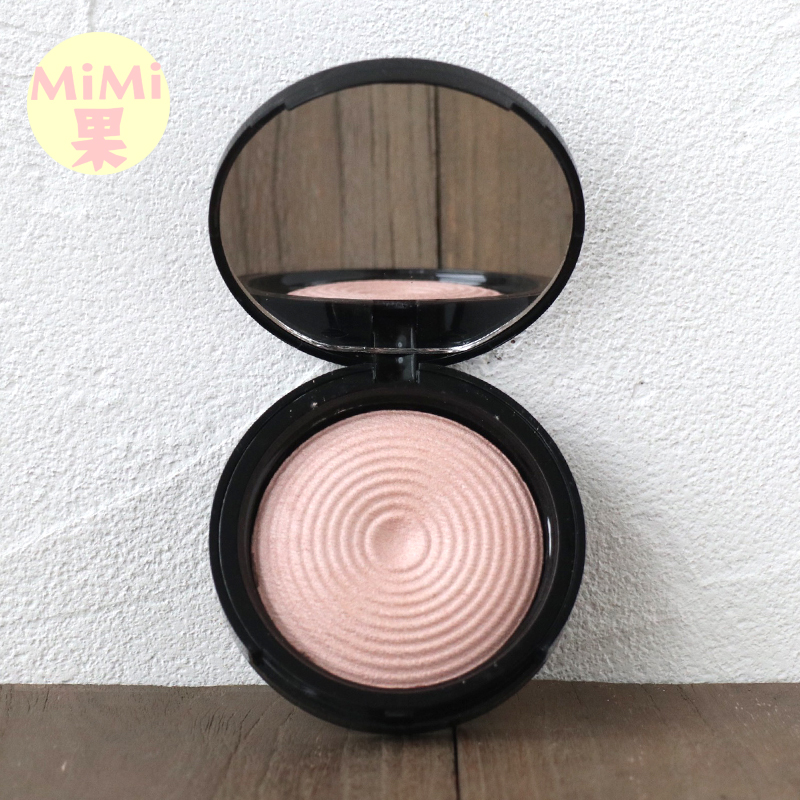 British Makeup Revolution Radiant Light Baking Baking Powder Highlight Powder tạo khối và highlight
