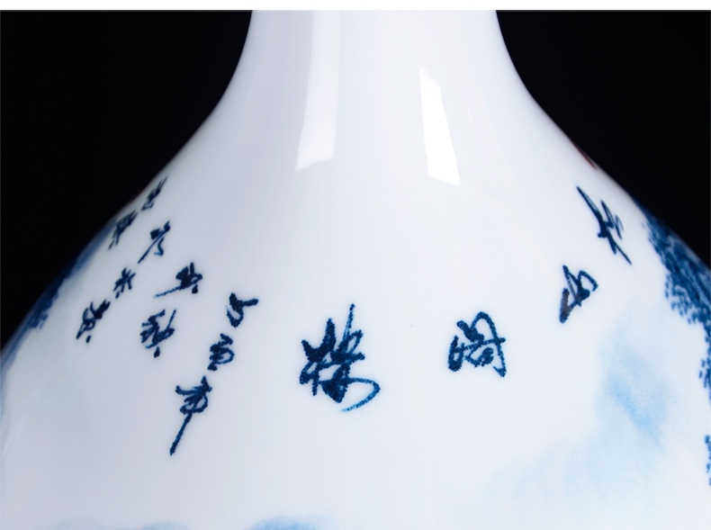 The Master of jingdezhen ceramics hand - made scenery of blue and white porcelain vase antique Chinese style classical sitting room adornment is placed