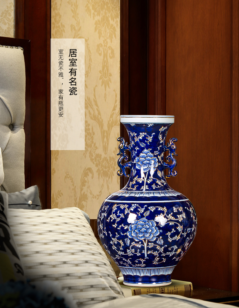 Jingdezhen ceramics pomegranate bottle hand - made antique vase of blue and white porcelain flower arranging the new Chinese rich ancient frame is placed in the living room