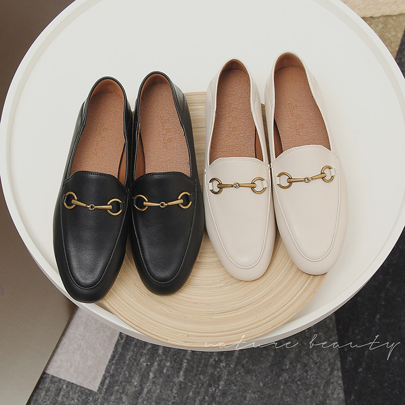 Overseas 2021 new round head one pedal horse title buckle loafers English style small leather shoes flat shoes