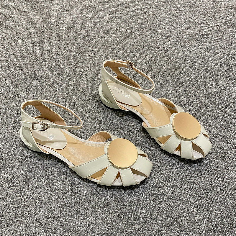 Overseas Shoes Children Summer 2021 New Genuine Leather Flat-bottomed Sandals Baotou Hollowed-out with Coarse Heel Women Shoes