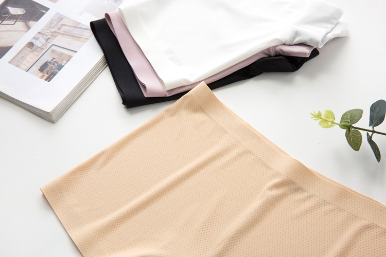 Mùa hè thoáng khí băng lụa liền quần an toàn nữ chống ánh sáng tập tin cotton đáy quần short bốn góc quần lót ngắn màu rắn - Giống cái quần lót lọt khe xẻ đáy