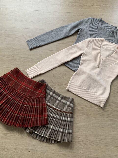 Perfect Waist-To-Hip Ratio, Retro Waist-Cinching Mid-Length Sweater Knit Top, Versatile V-Neck Base Shirt