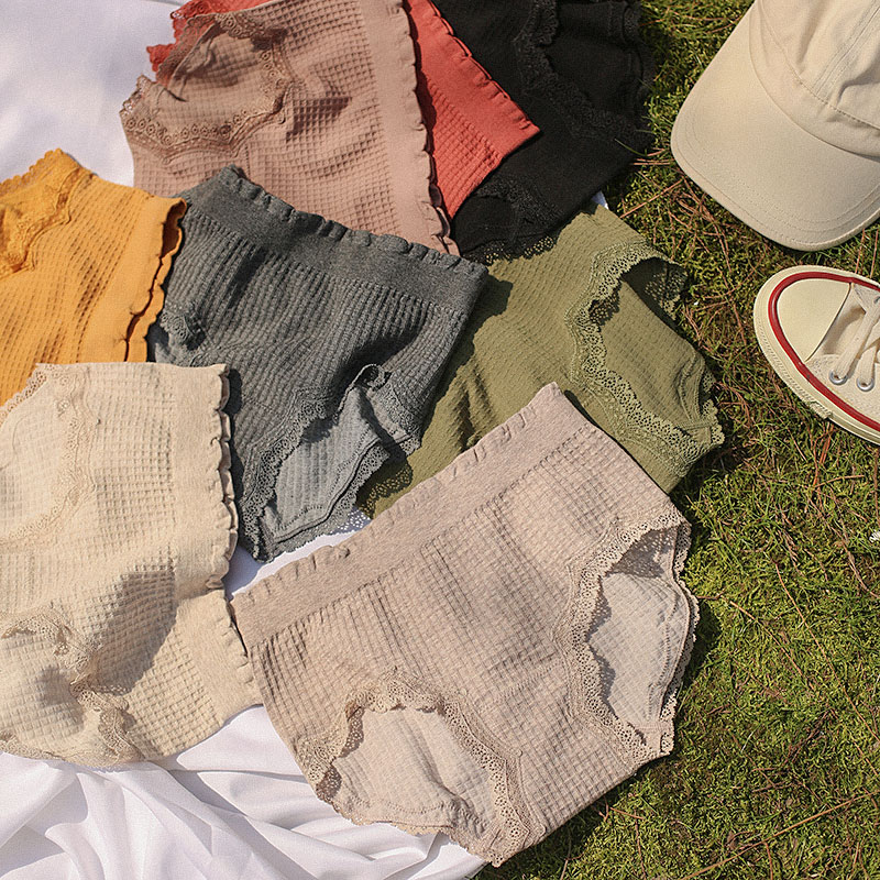 Close Diary Light Retro Young Girl Agaric Lace Lace Splicing Mid and low purse Hip Comfort Cotton Lady Briefs