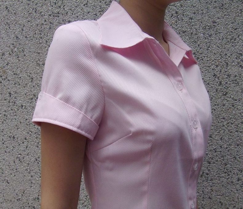 Розовая рубашка, V-образный вырез, облегающий крой, в корейском стиле, короткий рукав 