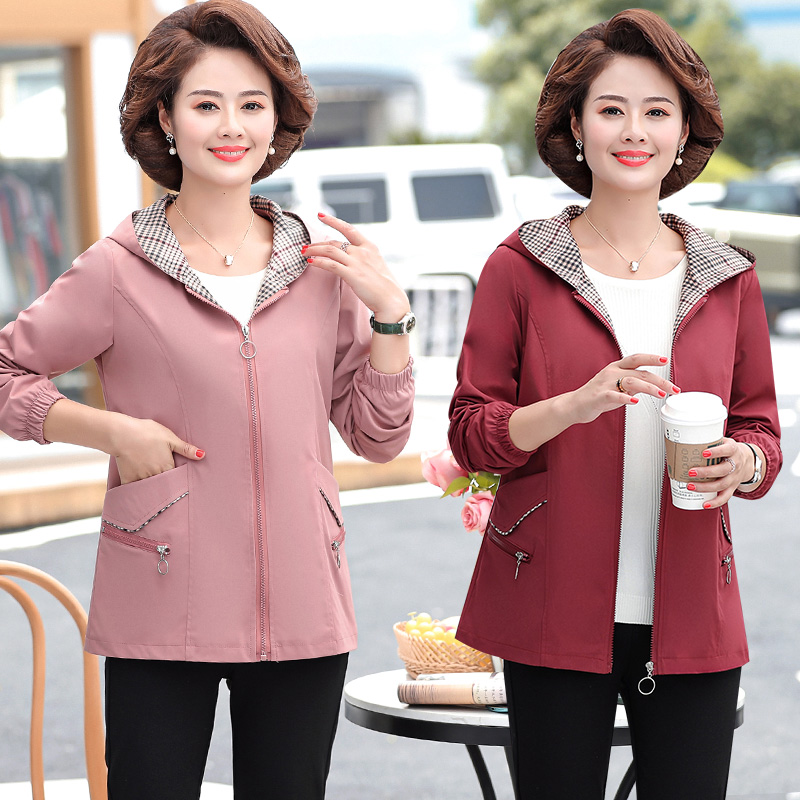 Middle-aged women's jacket jacket short-edition windcoat loose large size new middle-aged mom dress autumn fashion pie