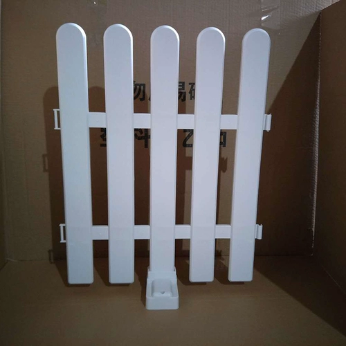 Ограждение, штатив из натурального дерева, пластиковый кронштейн, фиксаторы в комплекте