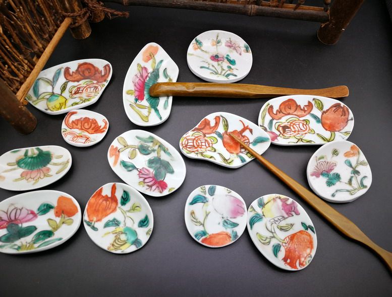 J Group Powder Color Old Porcelain Pieces Ancient China Porcelain Tea Shelving Qing Nation Melan Bamboo Peach Lotus Flowers Flowers Buddha Hand Fu Suo Peach