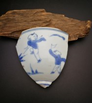 Tong 27 Ming Dynasty blue and white ancient porcelain pieces learn a good specimen dance flag picture baby play boy Big Head baby character