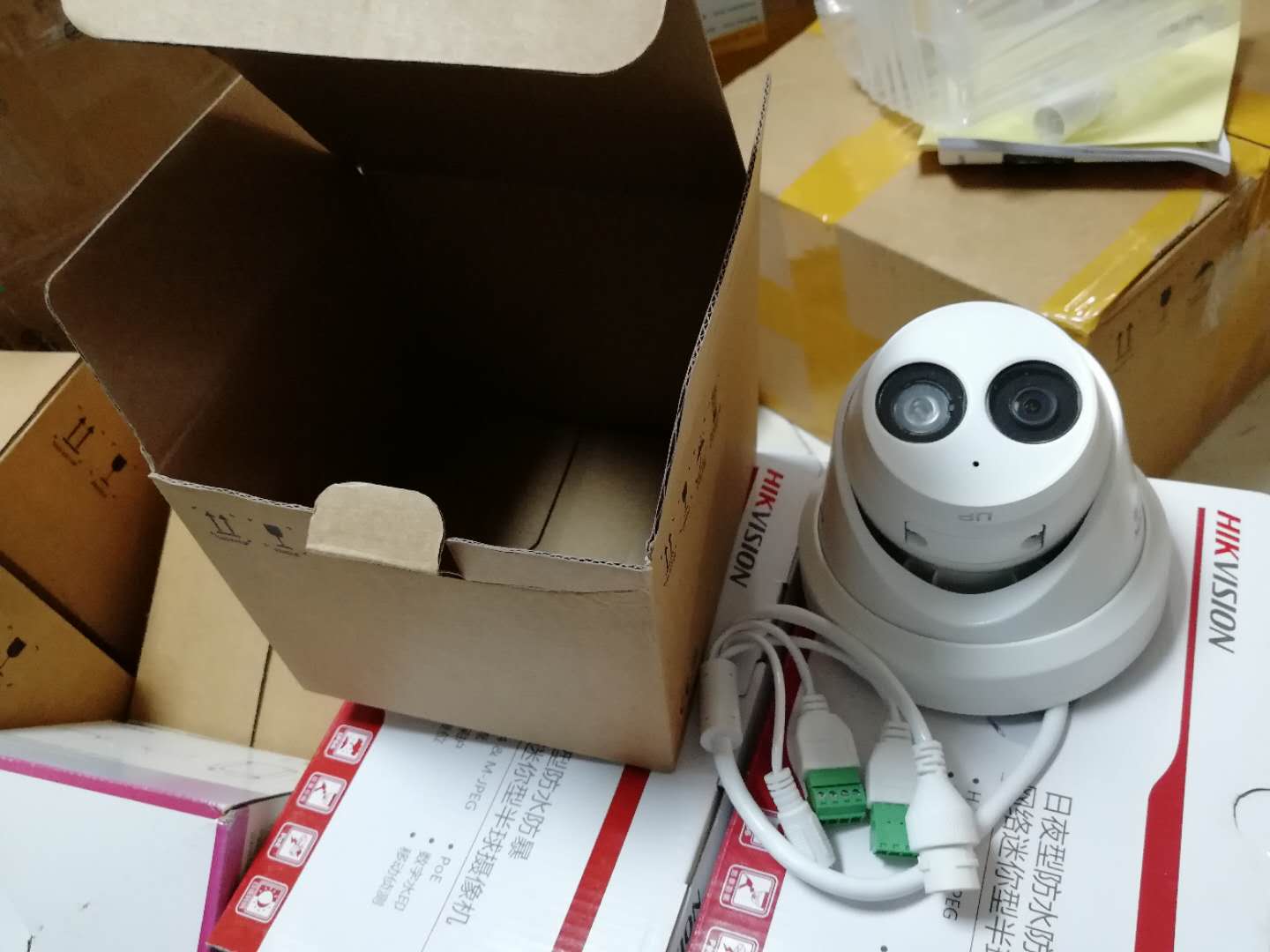 Hikvision 2 million built-in audio POE infrared hemisphere DS-2CD2320F-I (IS) audio POE power supply