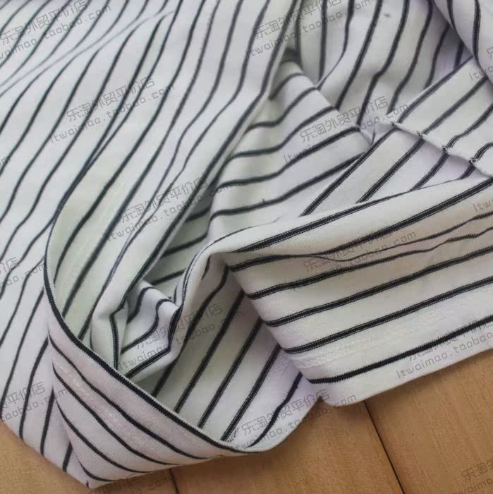 Mùa xuân và mùa thu mới của Hàn Quốc phiên bản Hàn Quốc của những người đàn ông sọc dày cotton dệt kim dài tay áo thun cổ tròn áo thun thể thao nam