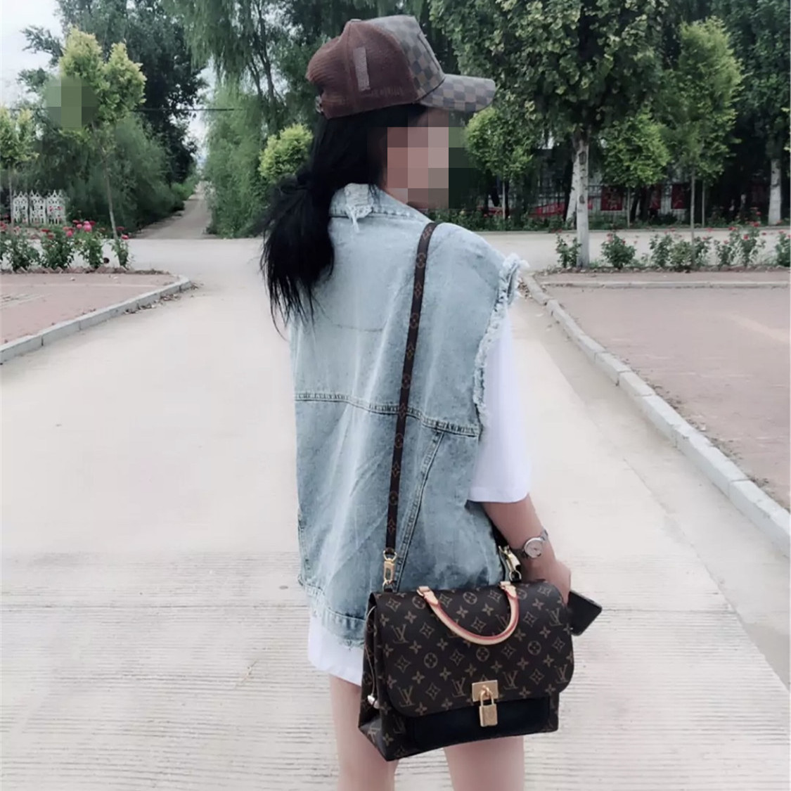 2020 mùa xuân của phụ nữ Hàn Quốc phiên bản Tính Làm Cũ Hairy Loose Denim Jacket Sinh viên không tay áo khoác không thể vai