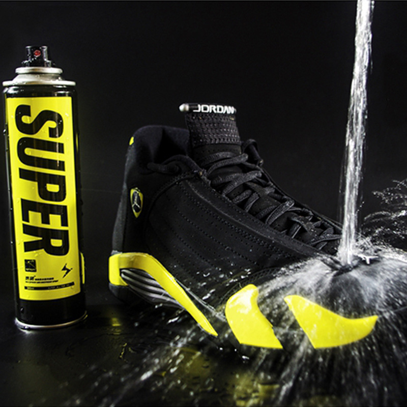 Basketball shoes and sports shoes waterproof anti-fouling spray nano-protective fur maintenance