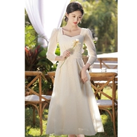 Длинный, цвета шампанского, средней длины