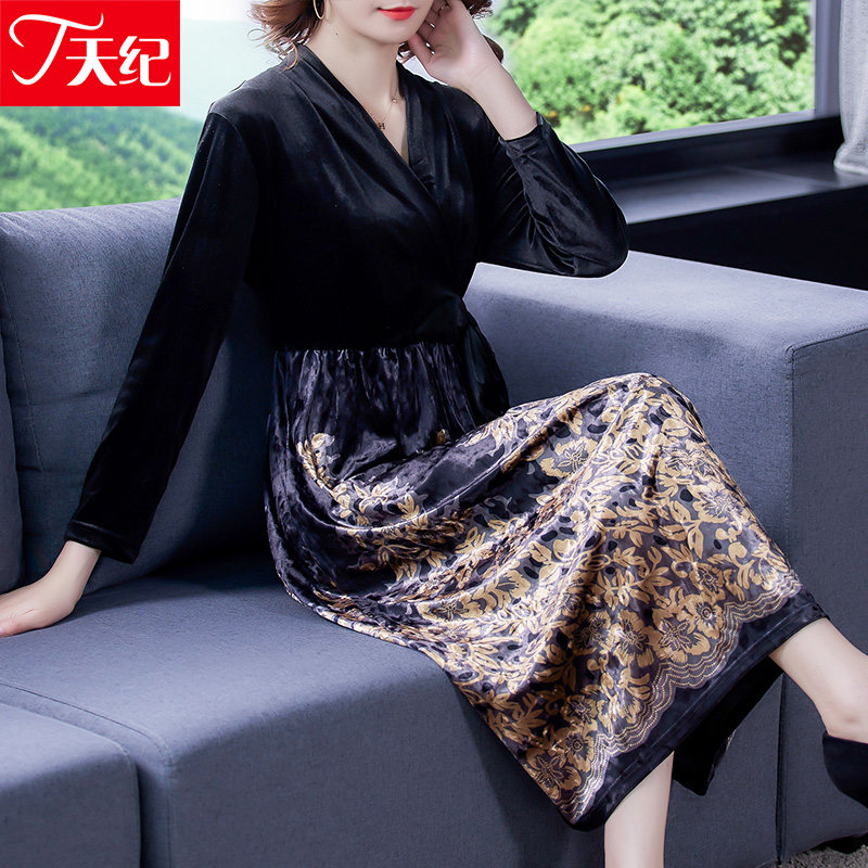 Golden Velvet Dress Noble Foreign Pie 2022 Spring Dress New Lady Popular lady Temperament Over Knee-down Skirt