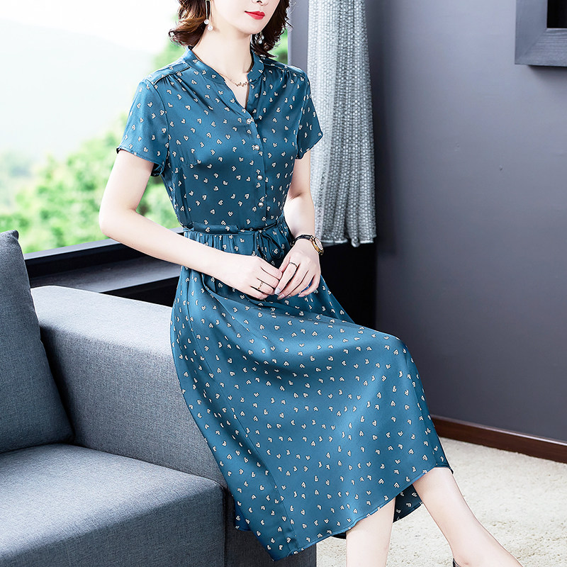 Acetic satin dress 2023 new summer girl silk silk gather slim and noble temperament