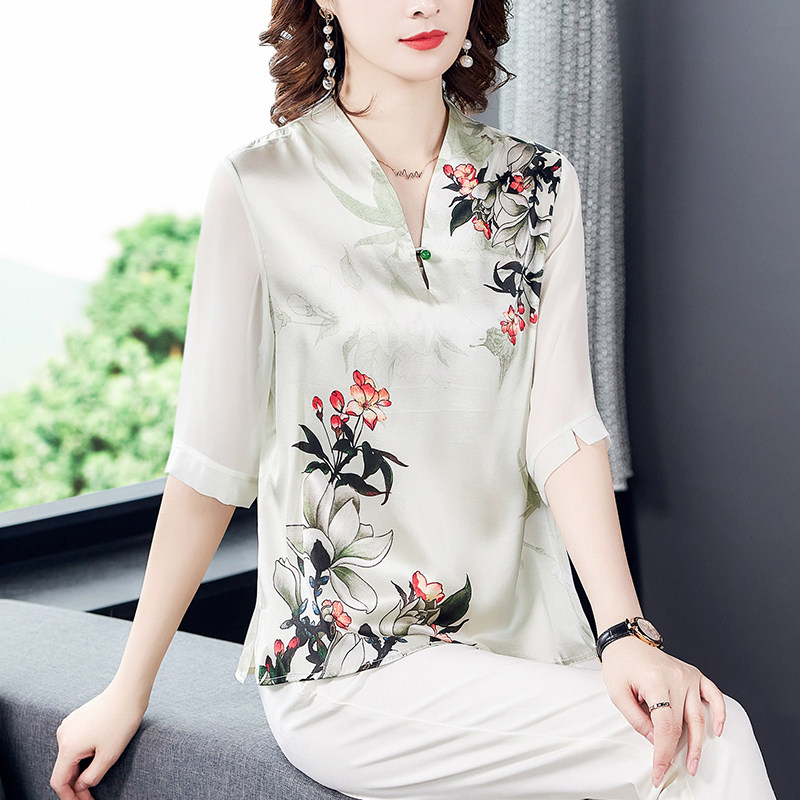 Cheongsam style top 2022 new female silk mulberry silk mother cover belly bottoming small shirt Western style noble fashion
