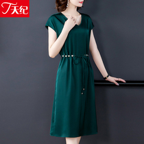 Large size womens clothing 2021 new summer dress silk mom dress green light satin mulberry silk young temperament skirt